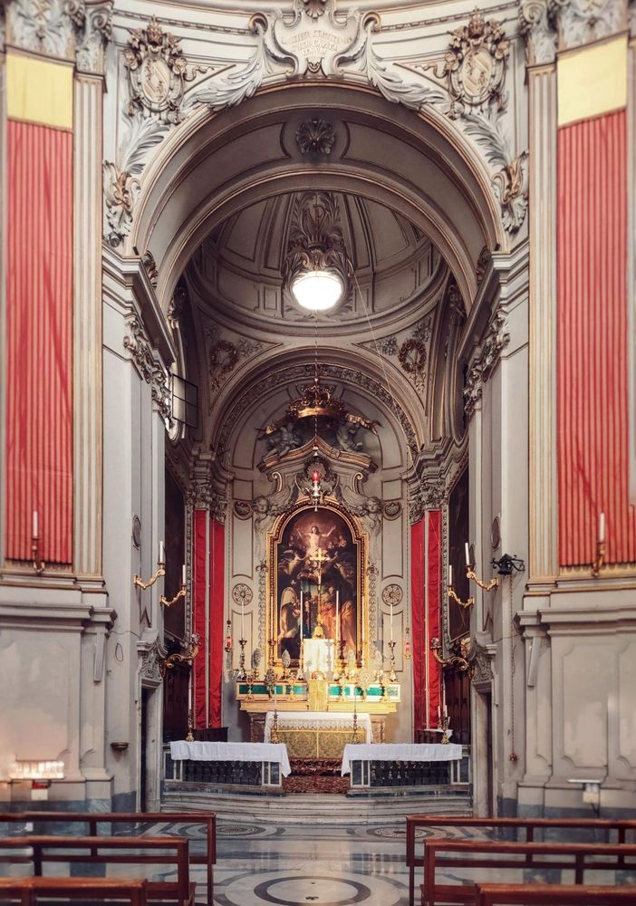 Altarraum der Kirche "Basilica dei Santi Celso e Giuliano"